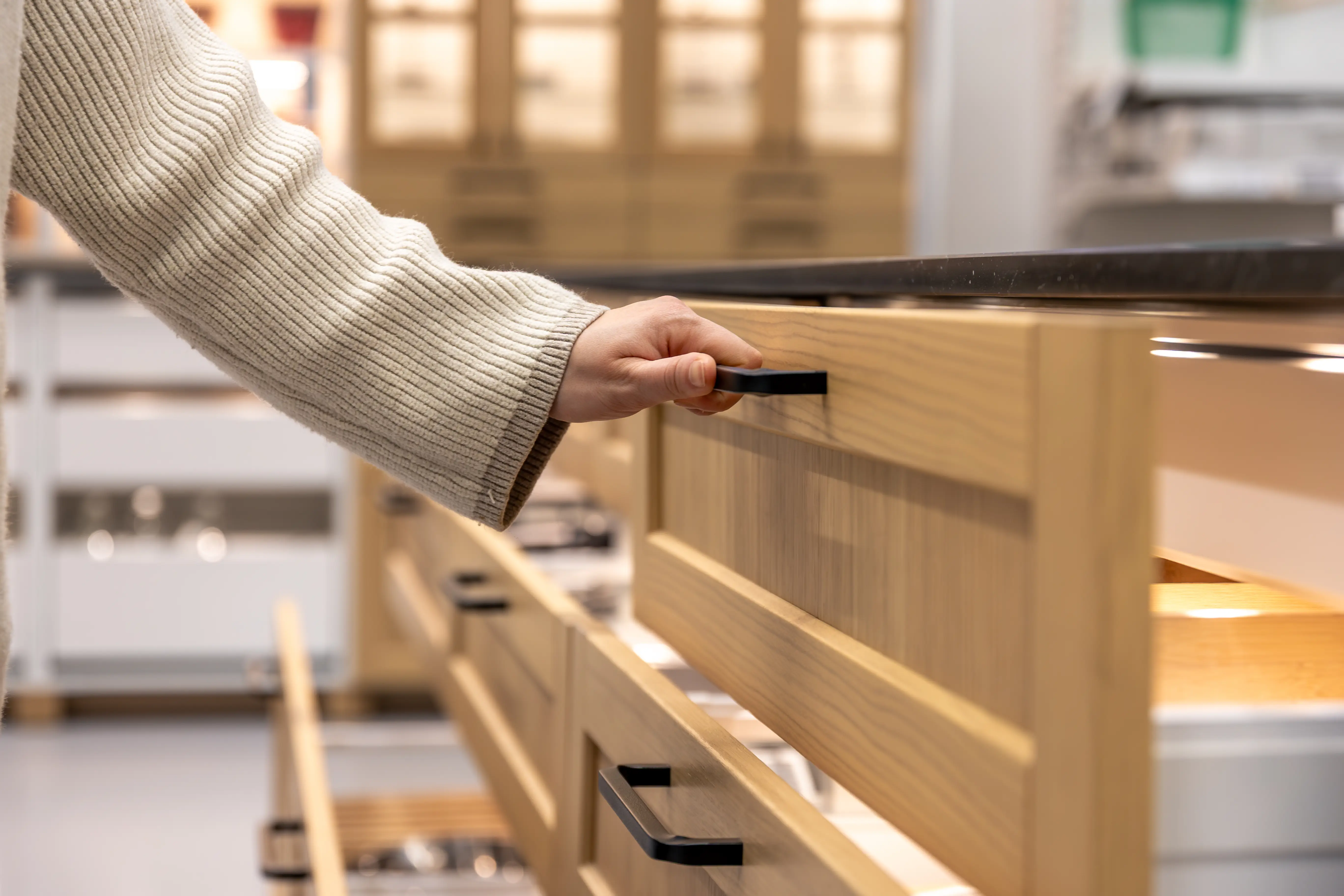 Premium wood staircase with hand-carved balustrade by Cabo carpenter Master Wood Design