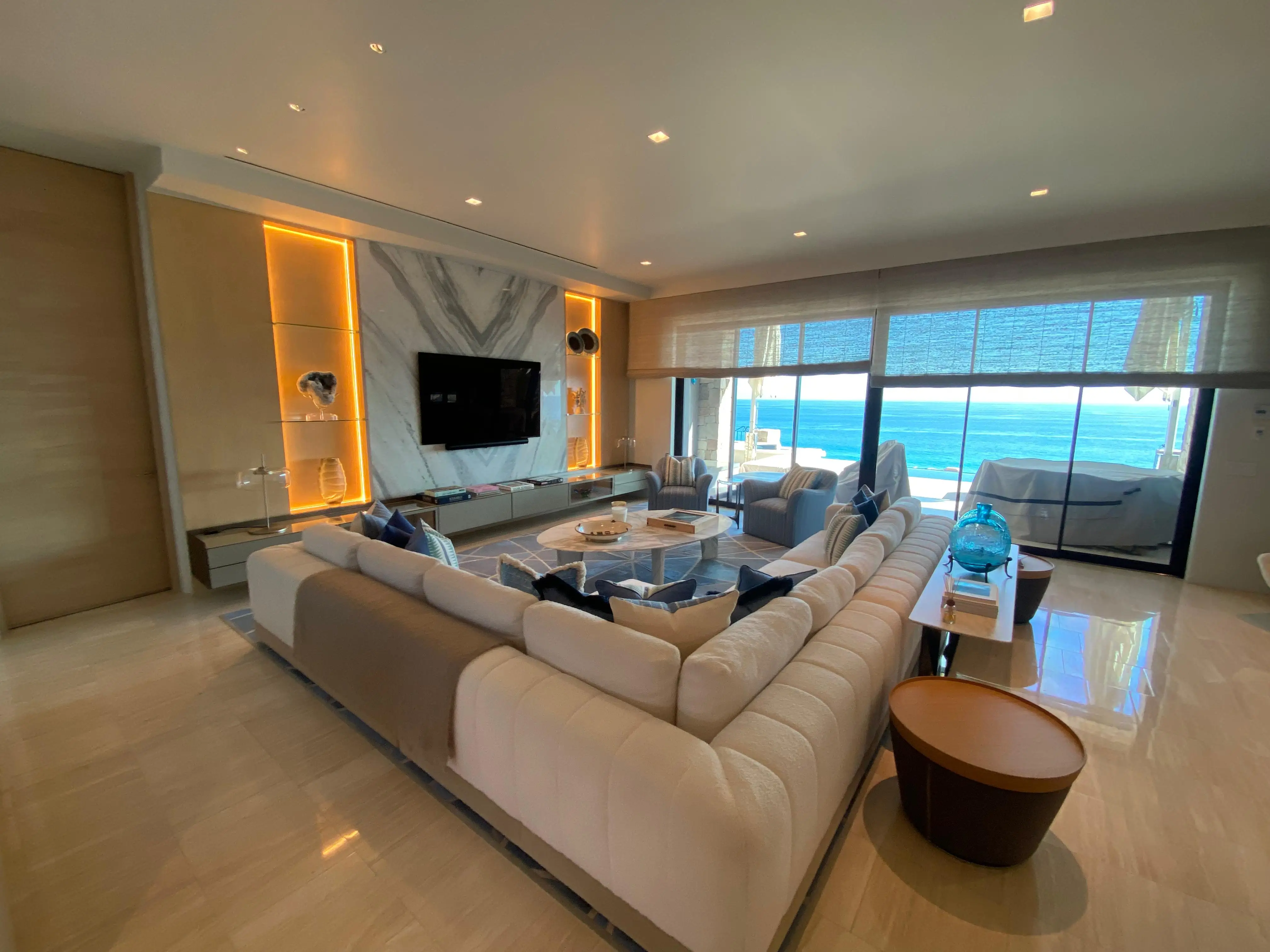 Custom wood garage door with architectural detail by San José del Cabo carpenter