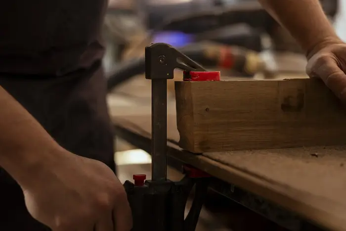 Furniture assembly at the Cabo carpentry workshop